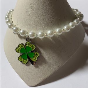 White Pearl 4 Leaf Clover Stretch Ankle Bracelet